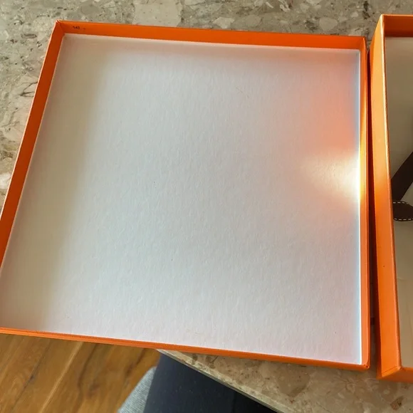 Hermes belt box with ribbon! - Picture 3 of 7